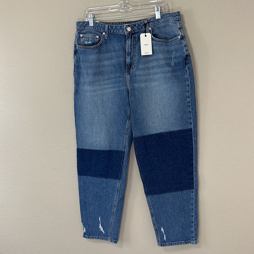 NWT FOREVER21 High-Rise Relaxed Fit Jean - Picture 2 of 16